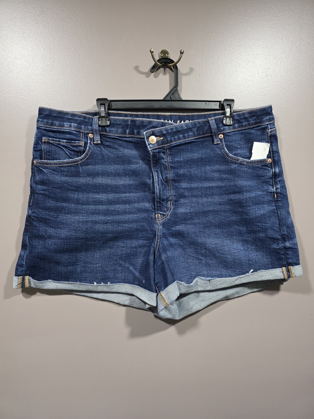 American Eagle Size 20 Roll-Cuff Denim Shorts